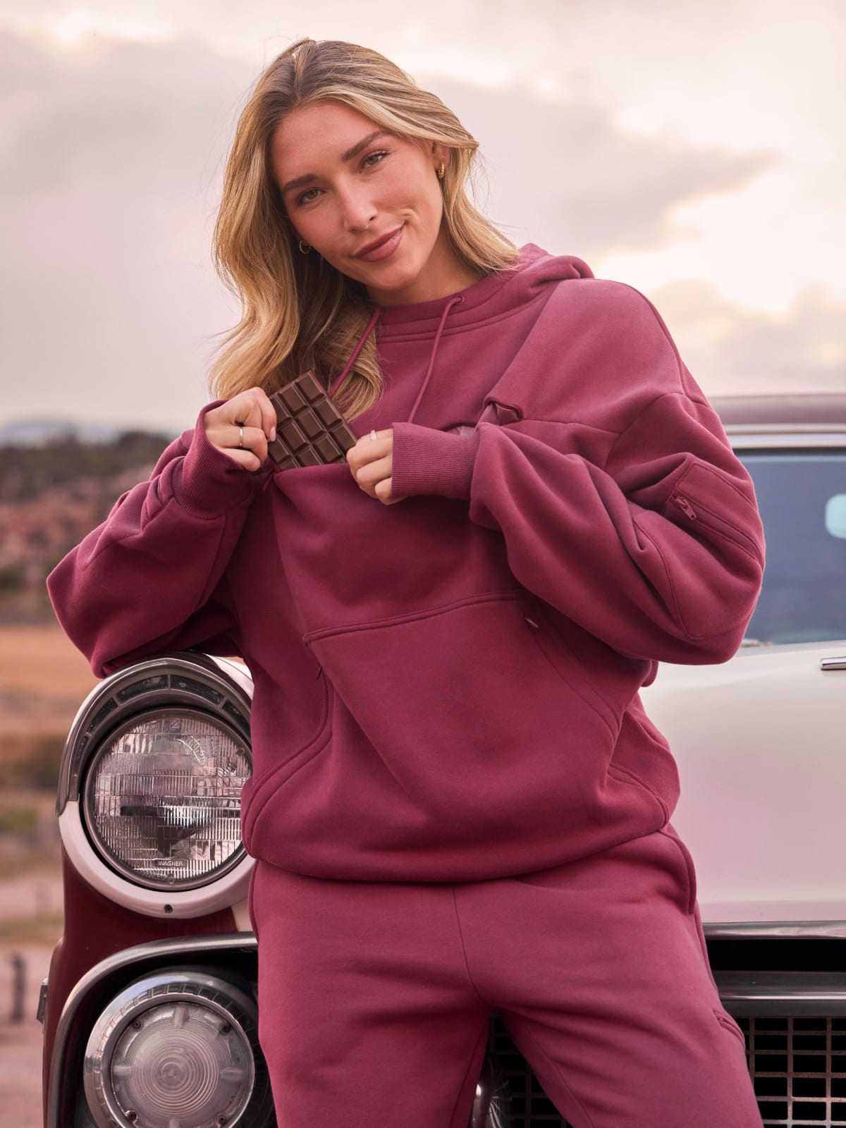 Snak Hoodie | Hoodie with Snack Pockets | Comfrt