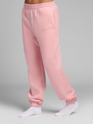 Pastel Sweatpants: Abby is 5′9″ wearing a size S