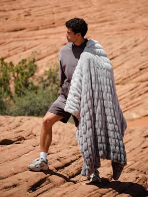 Dreamer Blanket: River Rock