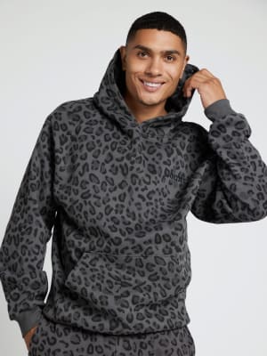 Minimalist Hoodie: Justin is 6’2” and wears a size L