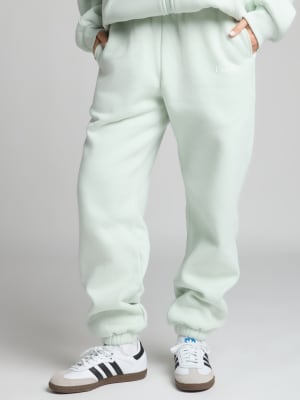 Cloud Sweatpants: Kiara is 5’6” and wears a size S