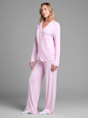 Luna Lounge PJ Set: Tyler is 5'9" and wears a size S
