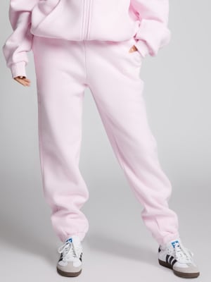 Cloud Sweatpants: Abby is 5′9″ wearing a size M