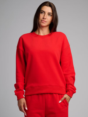 Halo Lightweight Crop Crew: Abby is 5′9″ wearing a size S