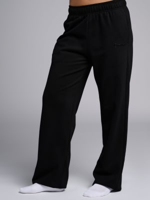 Halo Lightweight Straight Leg Sweatpants: Chelsea is 5'8" and wears a size S
