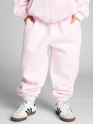 Cloud Kids Sweatpants: Joseph is 6 and wears a size S