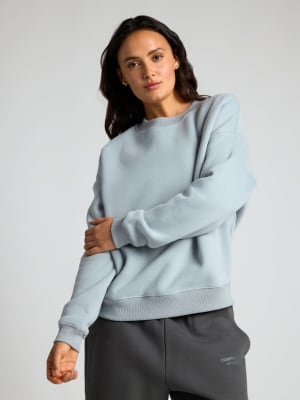 Crop Crew: Emily is 5'6" and wears a size S
