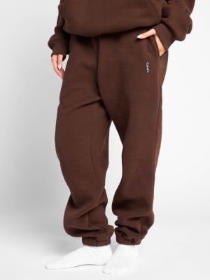 Standard Sweatpants: Lauren is 5’8” and wears a size M