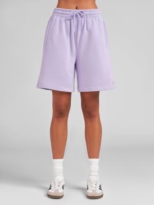 Halo Lightweight Airplane Mode Shorts: Lexy is 5′8″ and wears a size S