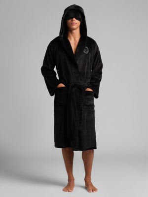 Do Not Disturb Dreamday™ Plush Robe: Evan is 6'4" wearing a size XL/2XL