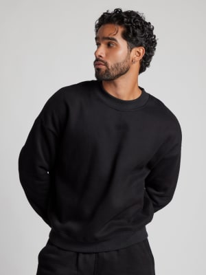 Basic Crop Crew: Jared is 6’1” and wears a size L