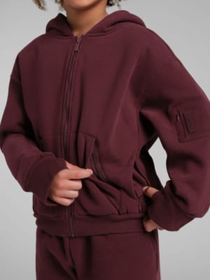 Maroon / Logan