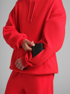 Crimson / M