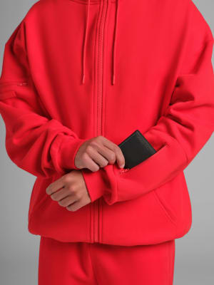 Crimson / M