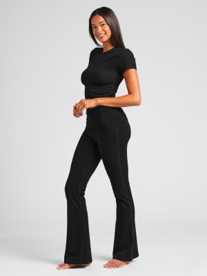 Black / F