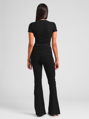 Black / F