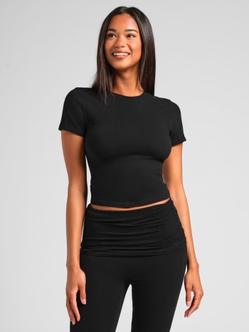 Black / F