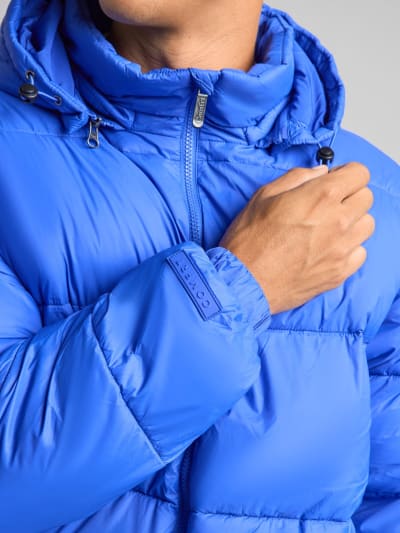 B