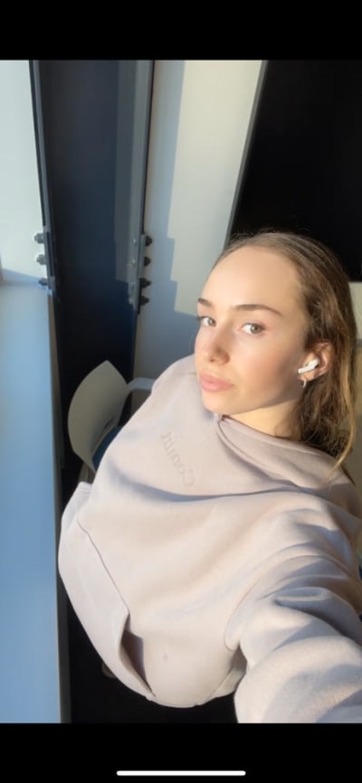 Hillary Singer